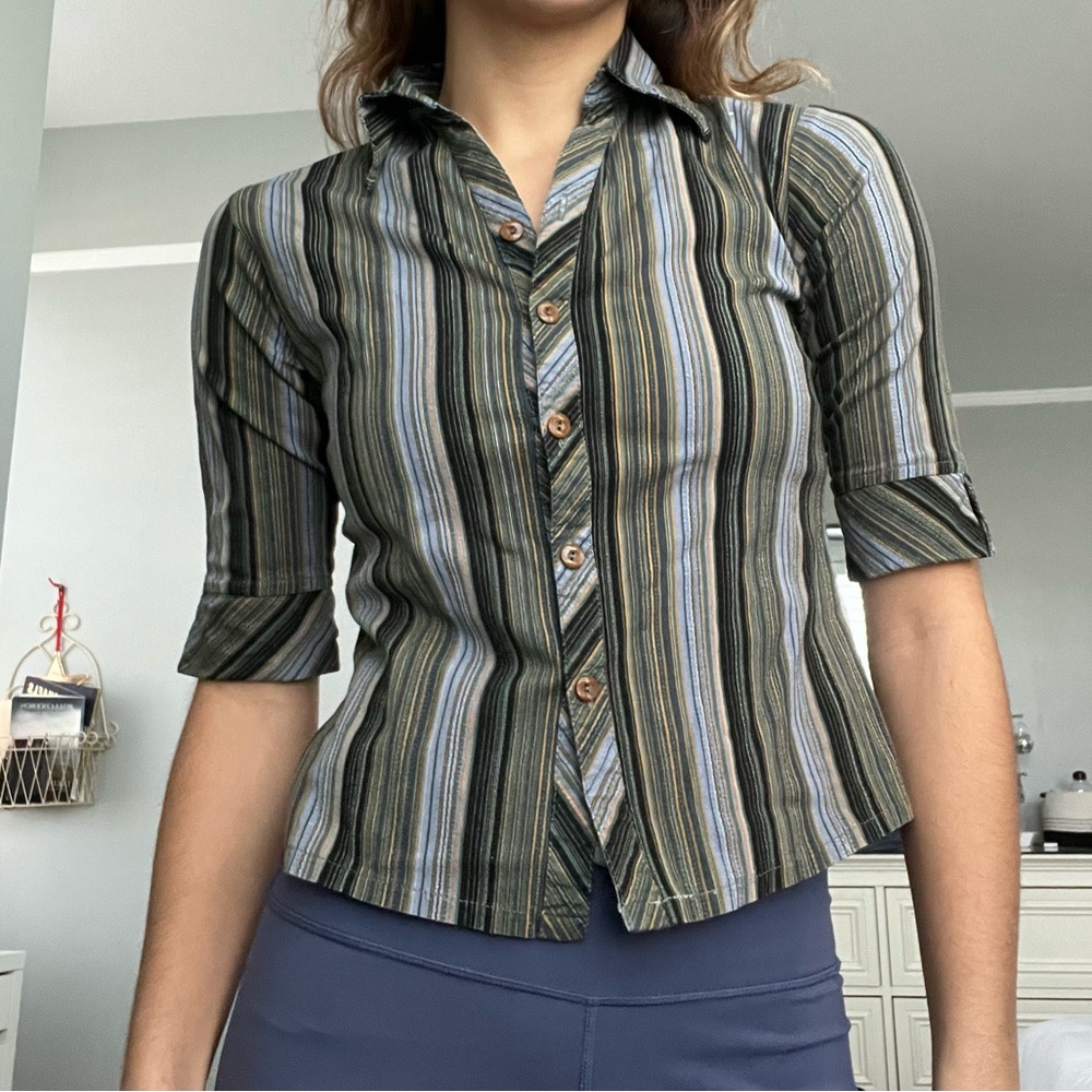 Vintage Women’s Tight Button Up